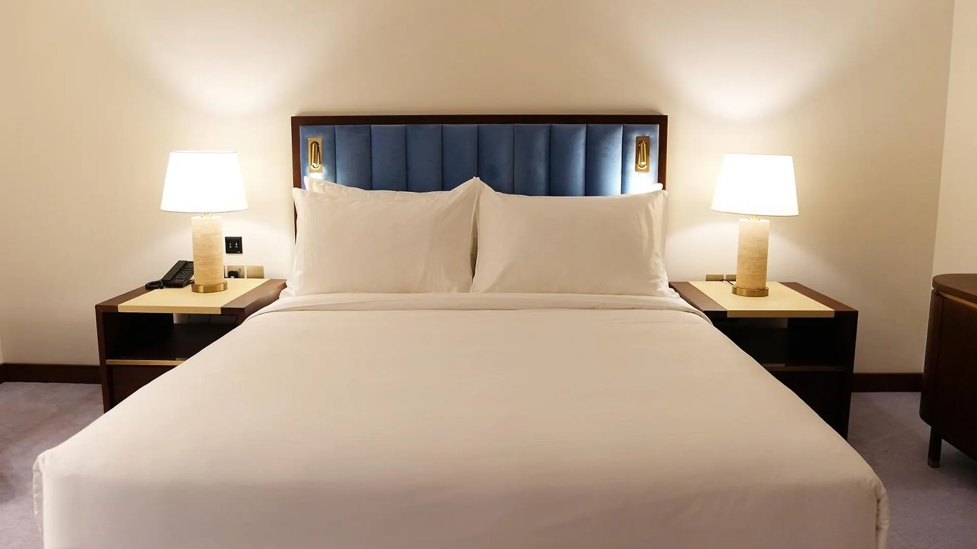 Peninsula Worth Hotel Medina