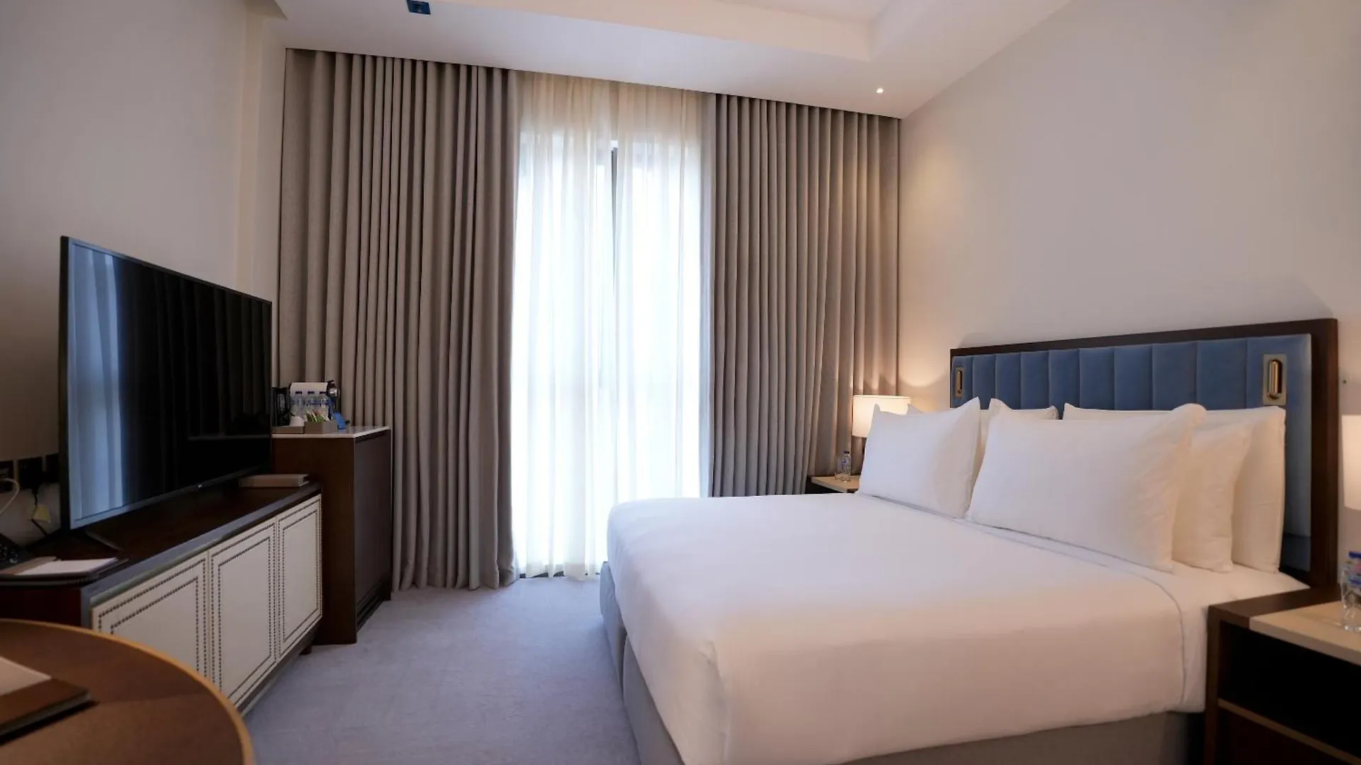 Peninsula Worth Hotel Medina