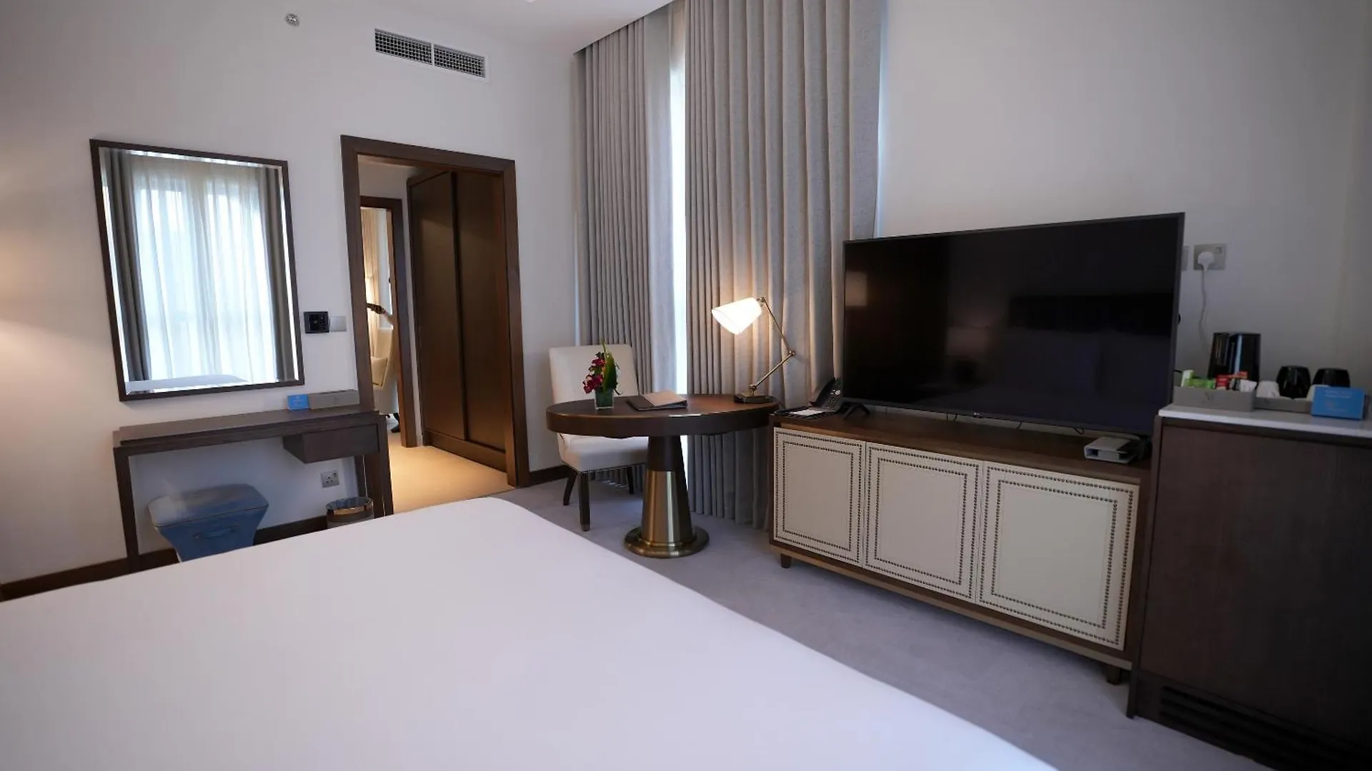 Peninsula Worth Hotel Medina