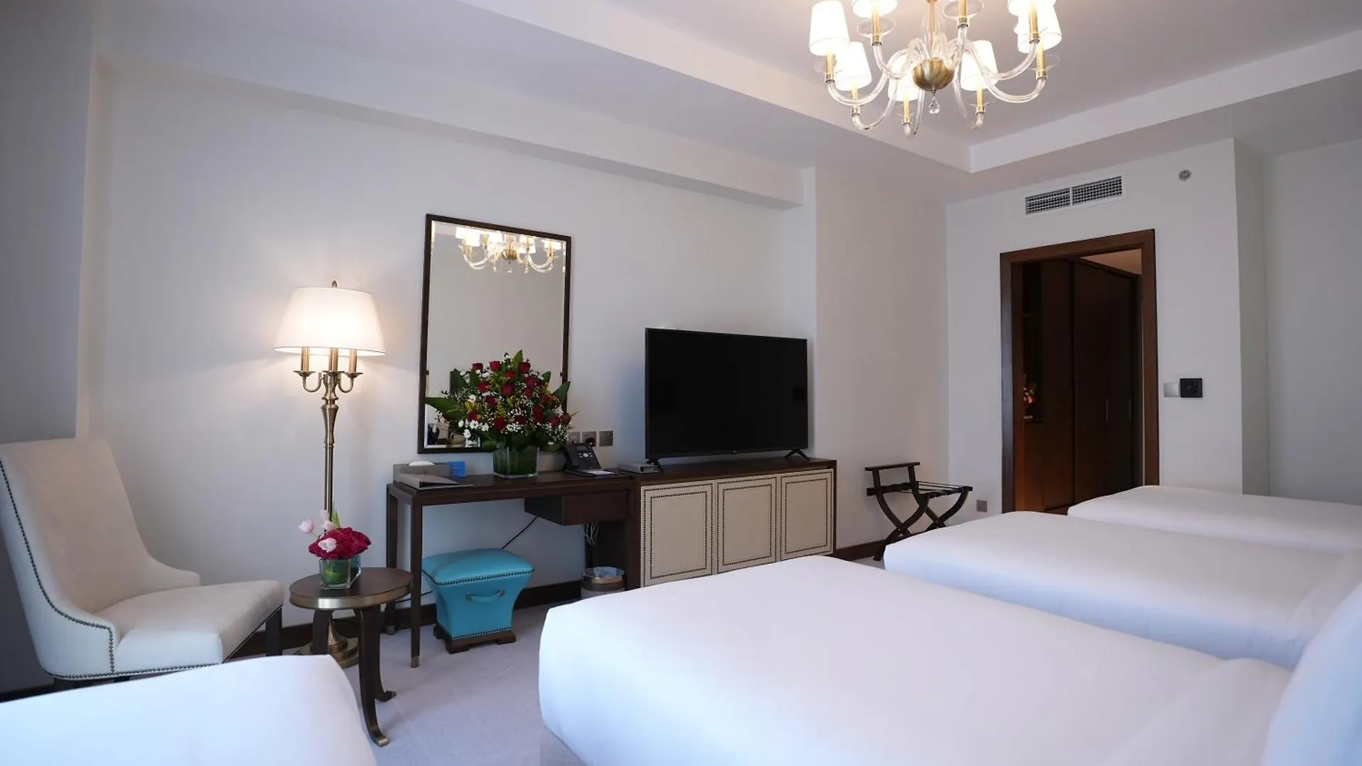 Peninsula Worth Hotel Medina